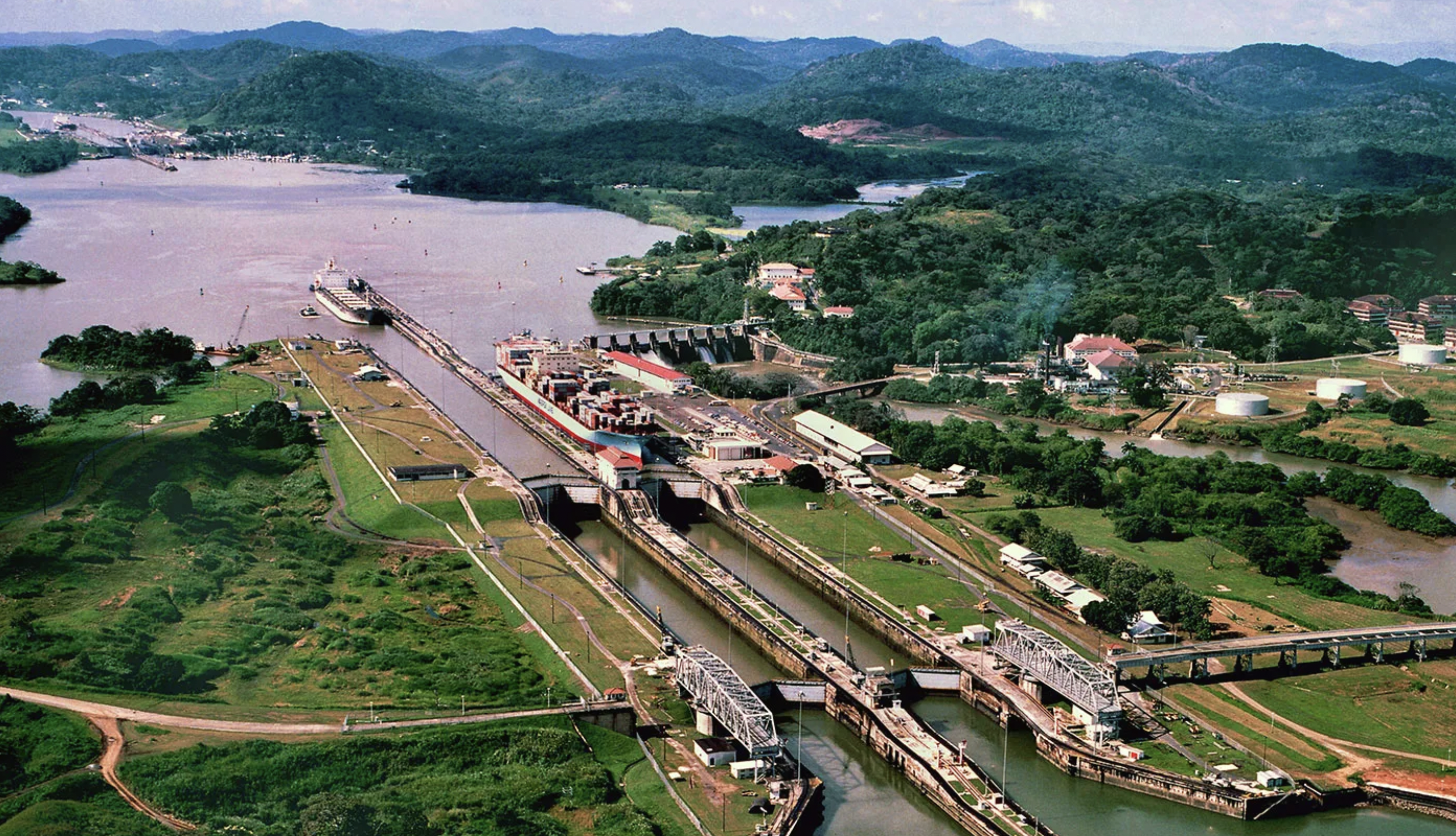 britannica image tugboat-one-ship-locks-Panama-Canal