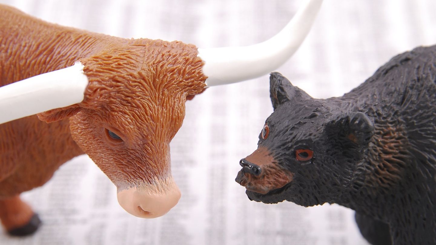 SOL, DOGE Lead Gains Among Majors as Analyst Eye Next Big Move Higher-credit coindesk