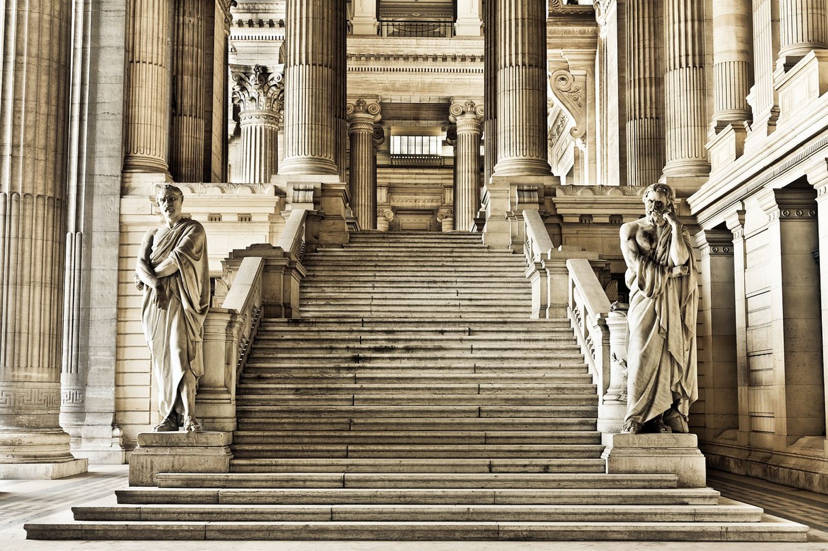 Bitcoin Bulls Face $120M Challenge in Extending 'Stair-Step' Uptrend-credit coindesk