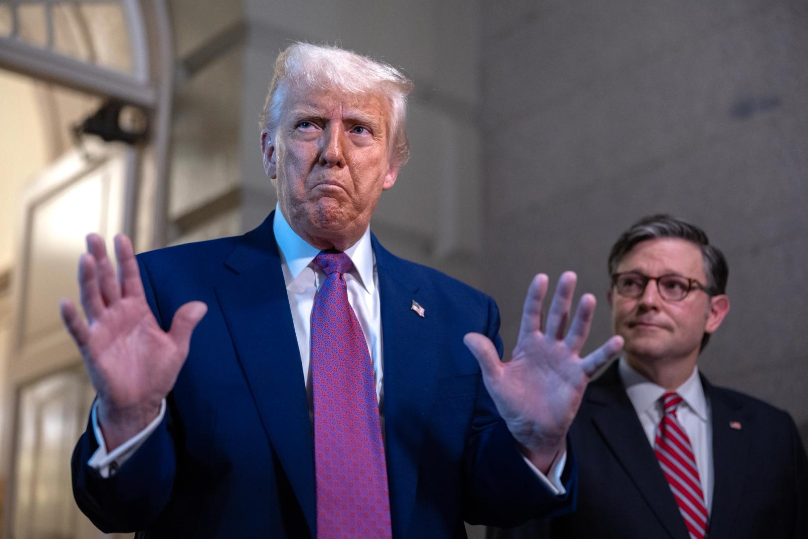 Democrats Threaten Lawsuits, Join Protests Ahead of Trump Memecoin Dinner-credit coindesk